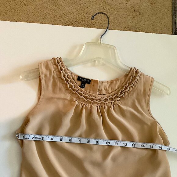 Talbots Petites - Classic Beige sleeveless Silk top Size 10P - Picture 2 of 9